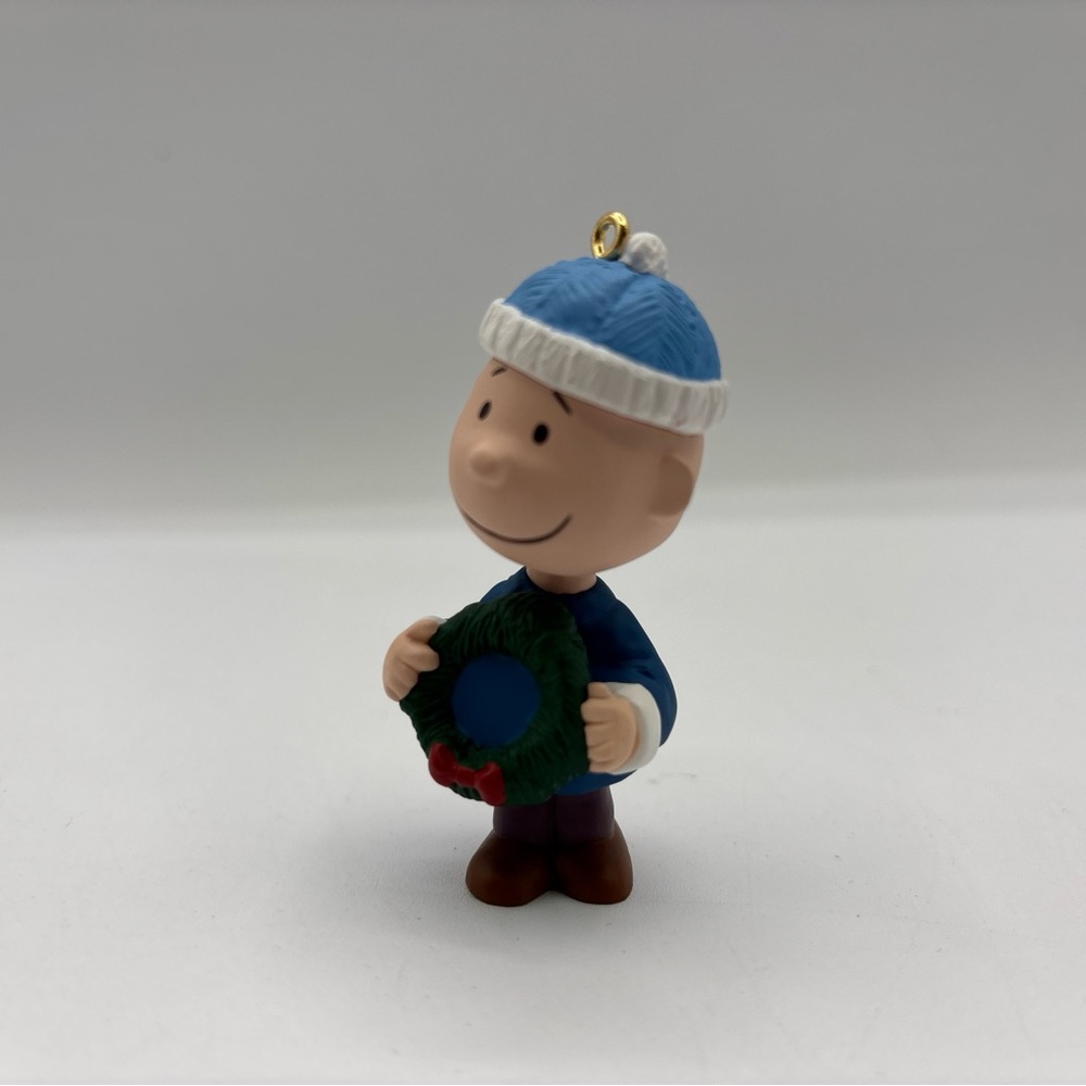 Hallmark Keepsake Ornament 2000 Charlie Brown Ornament 2nd In Collection Of Five